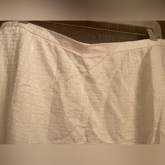 Doncaster Brand White A-Line Skirt Sz-16 - Picture 2 of 5